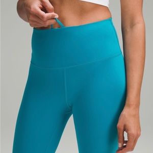 Base Pace Turquoise Tide High-Rise Crop Lululemon yoga pants 25” size 4